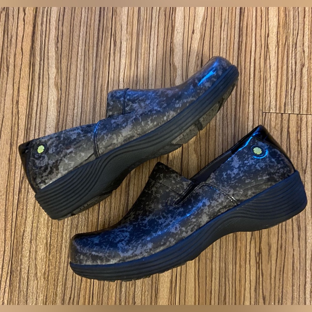 Dansko Work Wonders Shoes